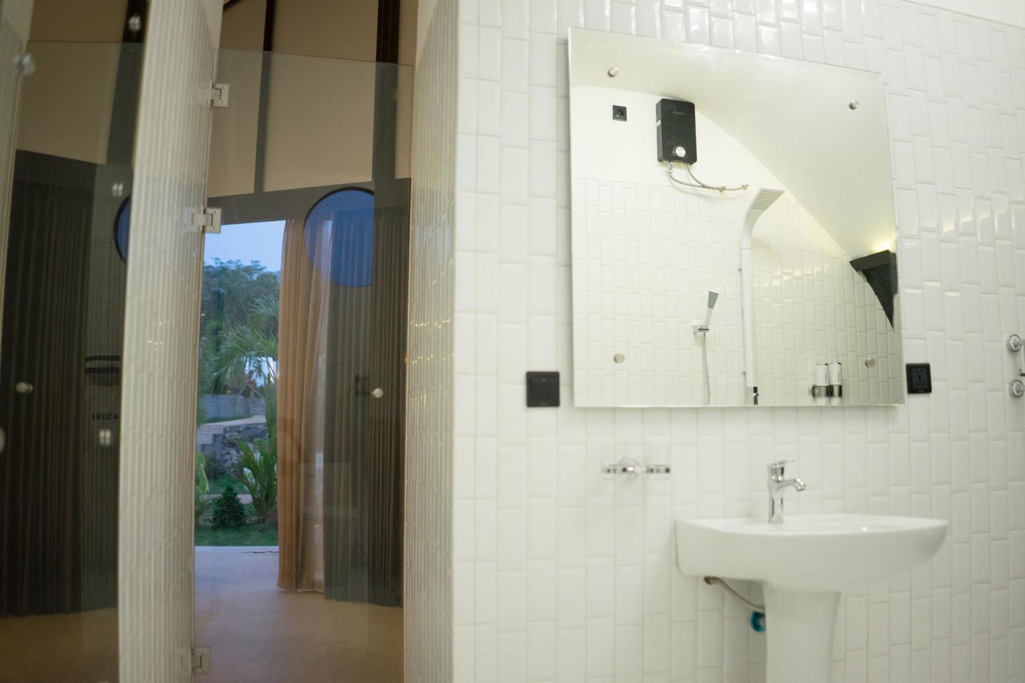 Lucca Resort & Residence Jepara Extérieur photo