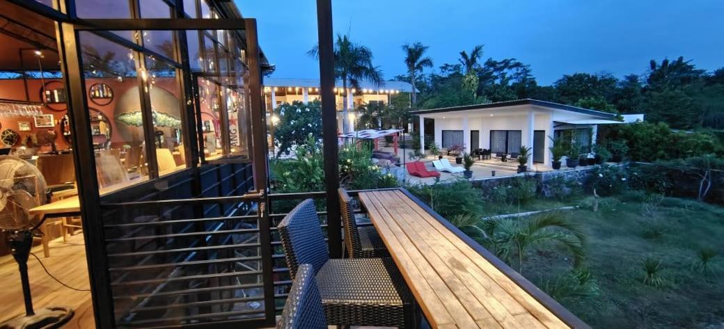 Lucca Resort & Residence Jepara Extérieur photo