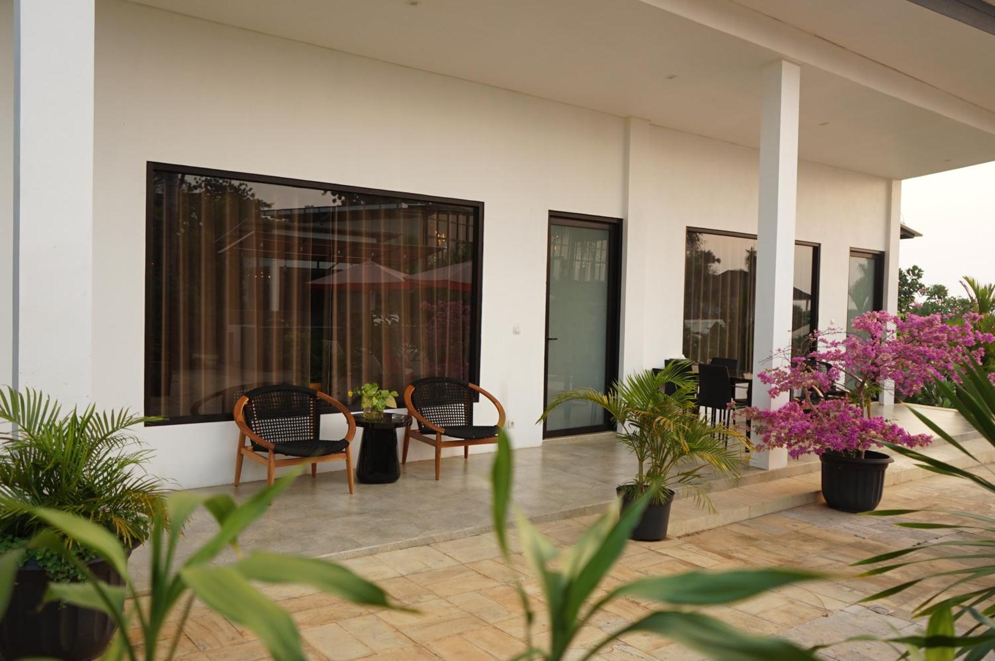 Lucca Resort & Residence Jepara Extérieur photo